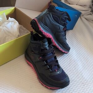 NIB Hoka One Tor Tech Mid WP Women's Hiking Boots 7.5 US